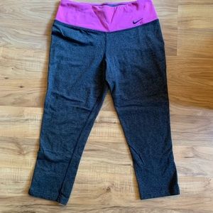Nike Dri-Fit cropped legging